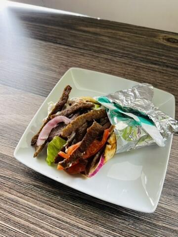 Gyro- 5pc Wings w Drinks